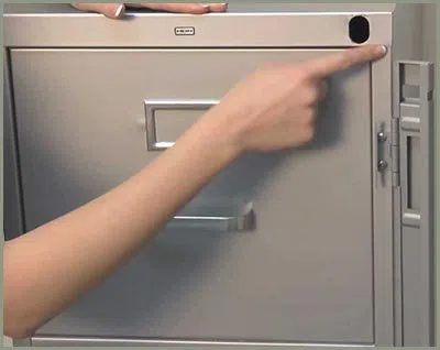 Locksmith Solution Services Tampa, FL 813-778-0314 - 68-44-9